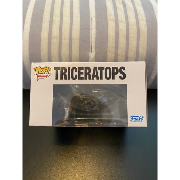 Funko Pop Movies:  Jurassic World - Triceratops - Picture 5 of 6